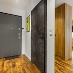 Black&white - Loft Style Daire *